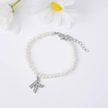 Elegant pearl bracelet featuring a crystal-encrusted letter K pendant in silver finish - Letter K / Silver