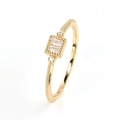 Eleganter vergoldeter S925-Ring mit Baguette-Zirkonia und feiner Milgrain-Verzierung - Quadratischer Baguette Ring (US Größe 5)