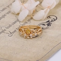 Makroaufnahme von S925 Silberring Set mit Kronendesign gelbem Kristall und weißen Zirkonia - US 5 / Citrin Ring