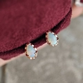 Elegante conjunto de pendientes de plata S925 con piedras de opalo en forma de pera - Pendientes de botón