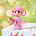 Figurine miniature de fée ancienne aux cheveux rose cerisier et fleurs jaunes - Style Kimono Rose Cheveux Roses (Modèle F)