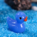 Mini blauwe hars eend beeldje voor mos microlandschap en succulenten decoratie - Saffierblauw
