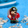 Figura miniatura de pirata en resina con parche en el ojo para micro paisaje oceánico - Capitán Pirata (WX-2022107)