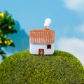 Figura de casa miniatura en resina con techo marrón y humo para jardines de hadas - Estilo D