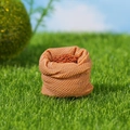 Miniatur-Sackfigur mit detaillierter Sackleinen-Textur für DIY-Feengarten-Landschaften - Brauner Getreidesack (Stil A)