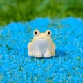 Miniatuur kikker beeldje voor succulenten decoratie in crèmegeel kunsthars finish - Gele Kikker