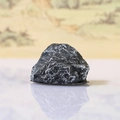 Schwarze Miniatur-Landschaftssteinfigur für Bonsai und Zen-Teetisch-Dekoration - Stil B