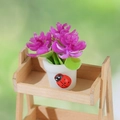 Pianta in miniatura per casa delle bambole con fiori viola e piccola coccinella - Stile C