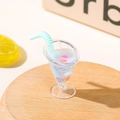 Mini Hawaii Getränk Miniatur mit blauem Strohhalm und Drachenfrucht für Puppenhaus - Blau