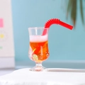 Gobelet à jus d'orange miniature en résine avec paille pour loisirs créatifs DIY - Rouge