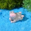 Simpatica statuina di ippopotamo in resina grigia e rosa per micro paesaggi DIY - Stile Sdraiato di Lato (Modello B)