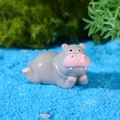Miniatura di ippopotamo in resina grigia e rosa per decorazione micro paesaggio - Stile Dormiente di Lato (Modello C)