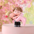 Statuine di nozze romantiche in miniatura con lo sposo che porta la sposa in rosa - Stile Abito da Sposa Rosa / Coppia Blu e Rosa