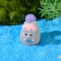 Figurine miniature d'hippopotame en résine avec boule violette sur sable bleu décoratif - Portant une Balle Violette (Modèle E)
