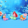 Set di tre figurine di sirene in PVC nei colori blu, verde e rosa vibranti - Stile A (Gruppo di Sirene)