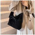 Bolso hobo negro de ante con costuras en contraste y detalle de lazo - Negro