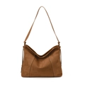 Bolso hobo de ante marrón caramelo con costuras blancas en contraste y correa ajustable - Tostado