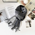 Bufanda de cuadros 100% lana australiana en negro blanco y gris con flecos para invierno - 180*32cm / Cuadros Negros y Blancos