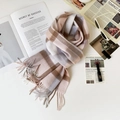 Bufanda a cuadros de lana rosa, café y gris con elegantes detalles de flecos - 180*32cm / Cuadros Camel Rosa