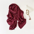 Pañuelo cuadrado de seda satinada rojo vino liso con acabado brillante para la cabeza - Burdeos