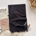 Sciarpa invernale nera classica con tocco cashmere e eleganti dettagli di frange fini - Nero