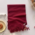 Écharpe femme bordeaux unie avec longues franges et texture douce style cachemire - Bordeaux