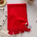 Écharpe d'hiver rouge profond au toucher cachemire avec franges et étiquette HBP - Rouge Pur