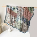 Foulard quadrato di seta etnico bohémien con stampa totem floreale in colori vintage - 110*110CM / Patchwork Totem della Foresta