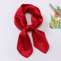 Eleganter leuchtend roter Satin-Seidenschal mit Glanzeffekt und feinen gesäumten Kanten - 70x70cm / Burgunderrot