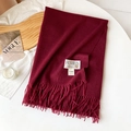 Écharpe élégante bordeaux aspect cachemire avec franges et étiquette de marque pour femme - Bordeaux