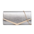 Elegante pochette da sera argento con bordo a V dorato e tracolla sottile a catena - Argento