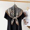 Elegante zijden sjaal met pied-de-poule patroon in zwart, beige en bruin voor dames - Koffie Patchwork Patroon / Bruin