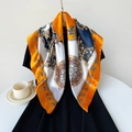 Elegante satijnen zijden sjaal van 90 cm met paisleyprint en oranje barokpatronen - Groot / Oranje