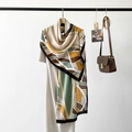 Eleganter Seidenschal mit Fischgrätenmuster in Beige, Senfgelb und Salbeigrün - Gelb Grün (RZ75014)