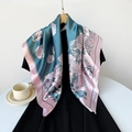 Foulard quadrato in satin 90cm con stampe floreali di rose in verde e rosa - Quadrato Grande / Verde e Rosa