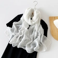 Eleganter reinweißer Chiffon-Seidenschal mit dezentem, strukturiertem Karomuster - Weiß