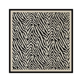 Detailopname van een vierkante sjaal met zebraprint en zwarte rand van zijdeachtige stof - 90x90cm / Beige