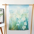 Eleganter Seidenschal für Damen mit blauem Lilien-Ölgemälde-Druck für das Frühjahr - Lilie