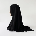 Detail view of black pleated chiffon hijab showing fine vertical accordion textures - 170x70cm / Black