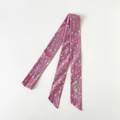 Schmaler Baumwollschal mit Blumenmuster in Rosarot und Blaugrün für Taschen - Rosa