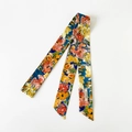 Künstlerisches Baumwoll-Halstuch mit Ölgemälde-Blumenmuster in Blau und Orange für Taschen - Große Liebe Blume