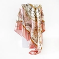 Rosa und beigefarbenes Satin-Quadrat-Tuch mit goldener Kette und Barock-Mustern - Rosa