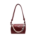 Sac à main bordeaux en cuir ciré brillant avec chaîne décorative perle et cœur - Rouge
