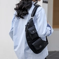 Klassische schwarze PU-Leder Brusttasche für Damen mit zwei Fronttaschen und Schnalle - Schwarz