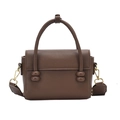 Bolso de mano cuadrado en cuero marrón oscuro con grano lichi y herrajes dorados - café
