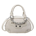 Schicke cremeweiße ovale Handtasche mit Silberkette und Nietendetails aus Kunstleder - Weiß