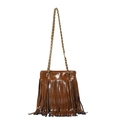 Vintage braune Fransenschultertasche mit glänzendem Kunstleder und goldener Kette - Dunkelbraun