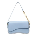 Lichtblauwe kunstlederen okseltas met golvende flap en goudkleurige kettingriem details - Blauw