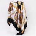 Pañuelo de seda barroco clásico con motivos negros blancos y cadenas doradas - Negro