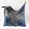 Pañuelo de seda azul con diseño paisley y patrones geométricos de estilo vintage - Cuadros de Rima Azul